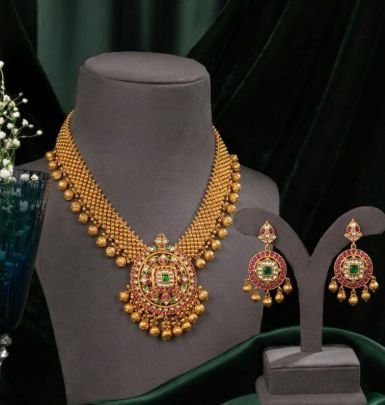 Classic Gold Beaded Necklace Set with Kundan Pendant & Pink Stone Detailing – 92.5 Silver Gold Plated Jewellery | Divine Jewellery