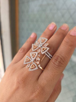 DIVINE AuraShift Ring – Triple Bloom Luxury Statement Ring