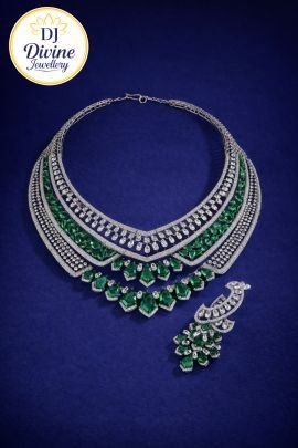 DIVINE Emerald Green Statement Necklace Set – Luxury Diamond-Style Layered Bridal Jewellery with Matching Pendant
