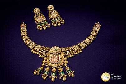 DIVINE Rajwada Bloom Antique Necklace – Handcrafted Temple-Style Choker with Meenakari Art and Matching Jhumkas