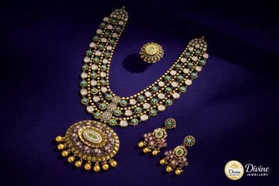 DIVINE Regal Bloom Heritage Haar – Antique Gold-Plated Long Necklace with Emerald Rose Accents, Matching Earrings & Cocktail Ring