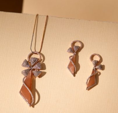 Divine Jewellery Contemporary Ribbon Twist Pendant Necklace Set with Designer Drop Earrings