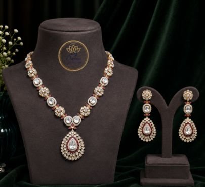 Divine Jewellery Elegant Kundan Pendant Necklace Set with Statement Earrings