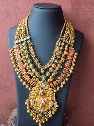 Grand South Indian Temple Necklace with Goddess Lakshmi Pendant – Antique Gold Plated Bridal Jewelry