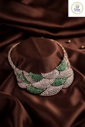 Luxury Flexible Diamond Finish Choker with Emerald Accents in 92.5 Silver Gold Plated – Divine Jewellery
